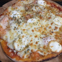 La Pizzería food