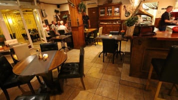 Bistro De Melodie inside
