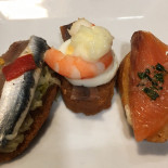 Bodega La Fuente food