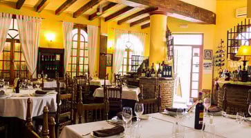 El Portico inside