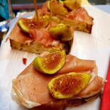 Tropic Queen Nourriture