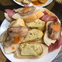 Sidrería El Tigre food