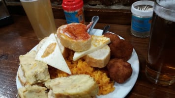 Sidrería El Tigre food
