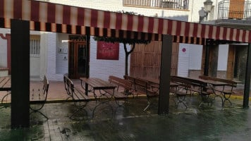 La Margot outside