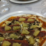 Pizzeria Monty food