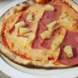 Pizzeria Monty food