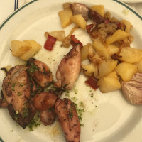 Los Toneles food