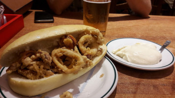 Los Toneles food