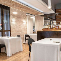 Saiti À l'intérieur