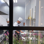 Alejandro Serrano À l'intérieur