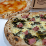 La Llocura, Llibrería — Café Nourriture