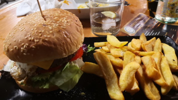 Grifos Beer House Garden food