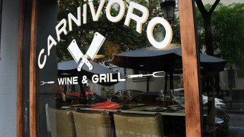 Carnivoro outside