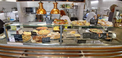 Nudleria Pizzeria Seladon inside