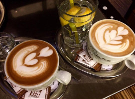 Nudleria Pizzeria Seladon drink