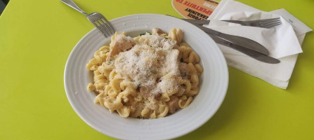 Nudleria Pizzeria Seladon food