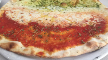 Pizzeria La Tentazione food