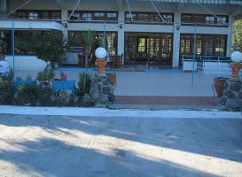 Herculina outside