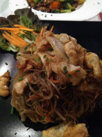 Sawaddee Ka Reus food