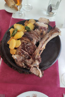 Lon Gris food