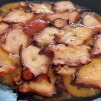 Lon Gris food