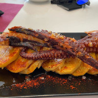 Lon Gris food