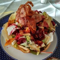 Lon Gris food
