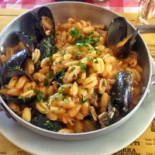 Leño Y Carbón food