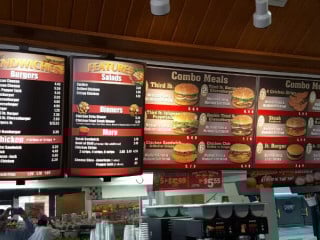 Entre Oriente Y Occidente