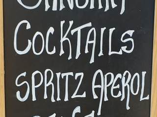 Herry Trattoria, Pizzería Y Cocktail