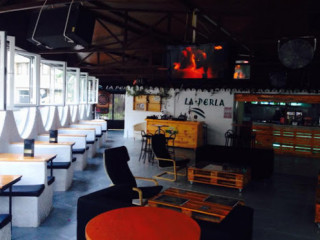 Cafe La Perla Lounge