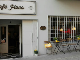 Café Piano