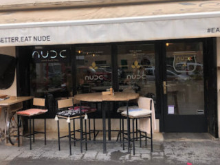 Nude Café
