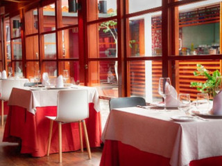 restaurant image