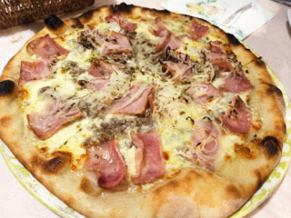 Nicola's Pizza