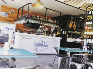 restaurant image