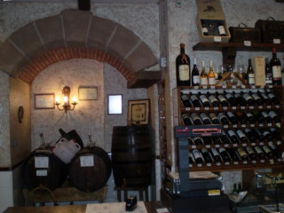 Enoteca Quesos, Jamones Y Vinos