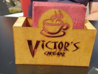 Victor's Café