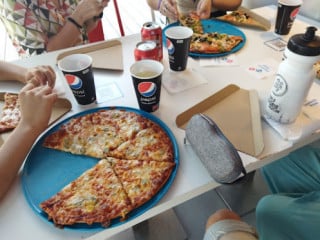 Domino's Pizza Av. De Italia