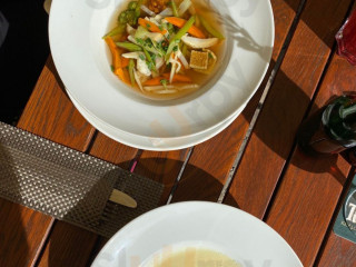 Vylazená Restaurace Pivnice Ve Dvoře