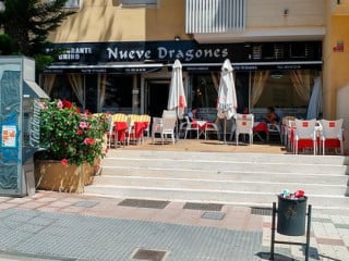 Nueve Dragons