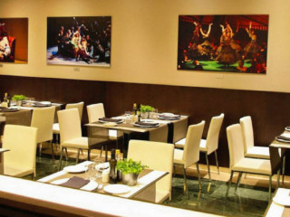 restaurant image