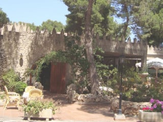 El Castillo Del Bosque