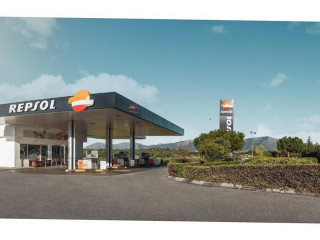 Estación De Servicio Repsol