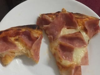 Mesón Pizzería El Goterón