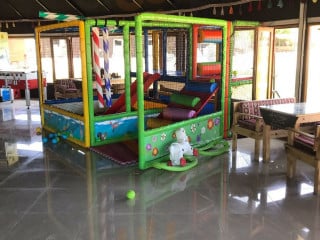 Kam Breakfast Bakery